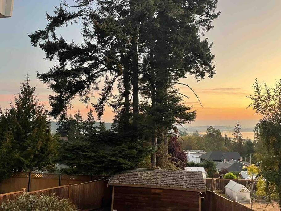 Sunrise Escape - Close To The Beach! Victoria Exterior photo