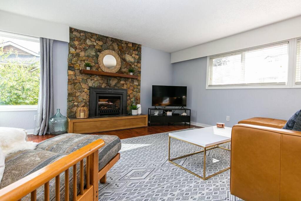 Sunrise Escape - Close To The Beach! Victoria Exterior photo