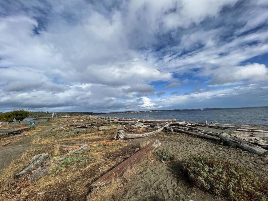 Sunrise Escape - Close To The Beach! Victoria Exterior photo