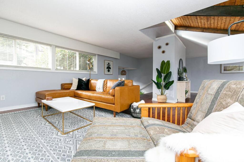 Sunrise Escape - Close To The Beach! Victoria Exterior photo