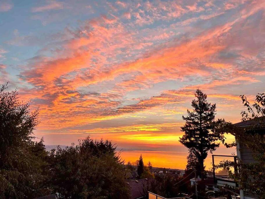 Sunrise Escape - Close To The Beach! Victoria Exterior photo